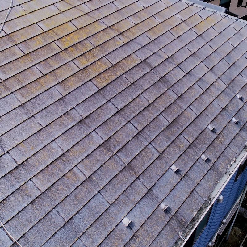 色あせた屋根のイメージ写真